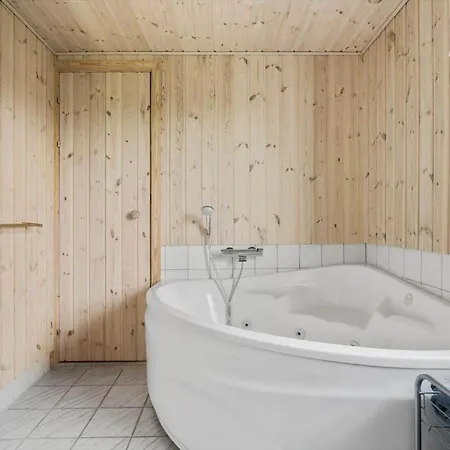 Holiday home 1101-ringkobing-rorsangervej-8